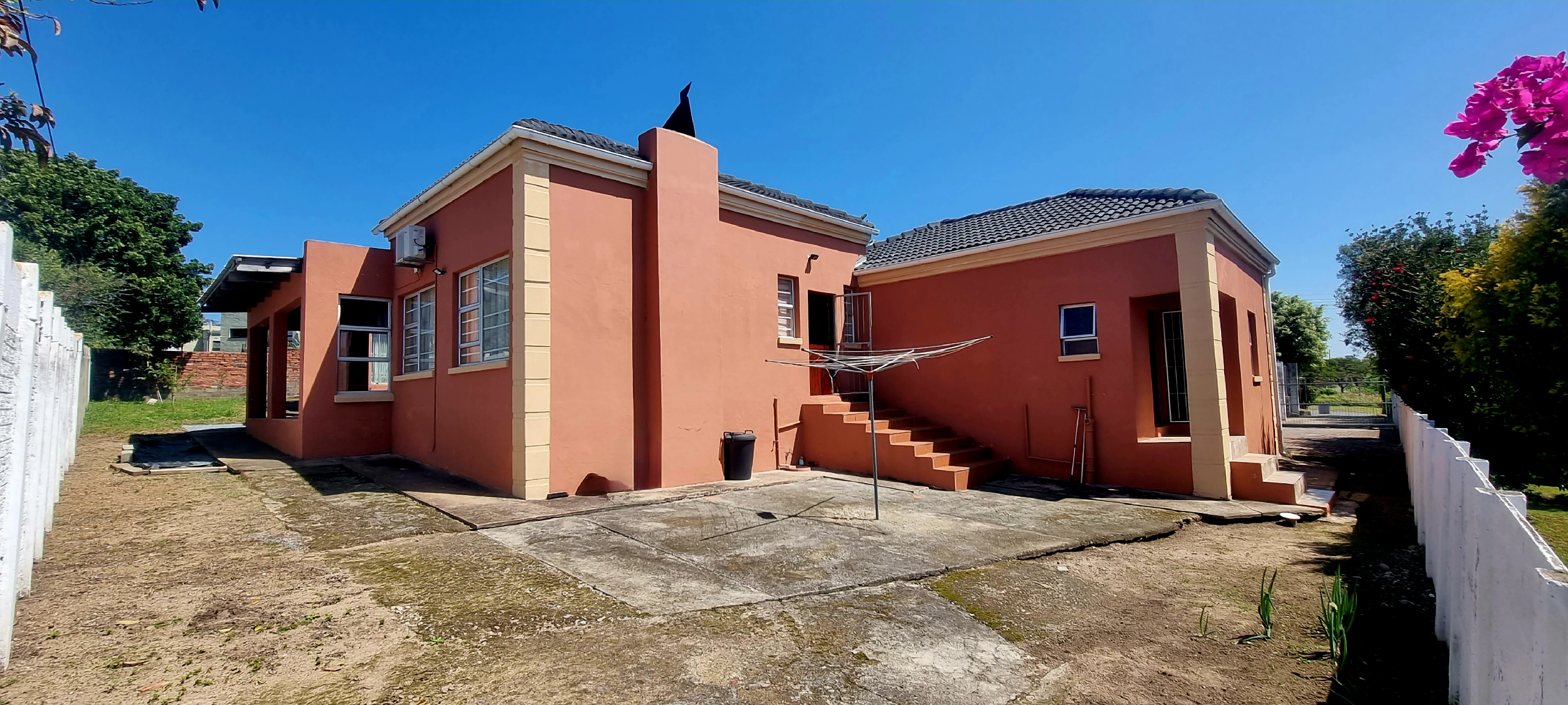 5 Bedroom Property for Sale in Beacon Bay North Eastern Cape